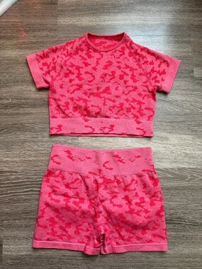 Pink Camo Seamless Crop Top & High-Waist Shorts Set